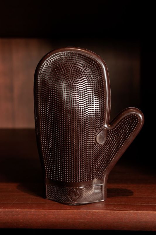 GDM Grooming Glove Rubber - Brown